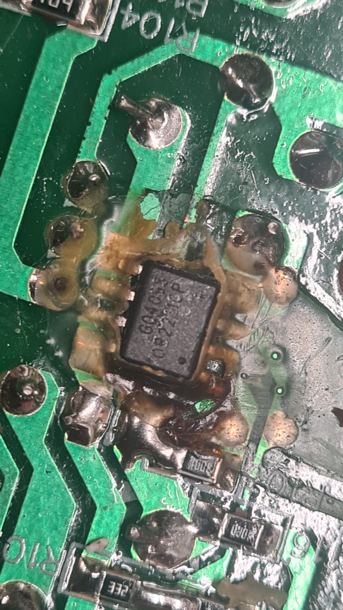 Composant défectueux sur carte d'alimentation